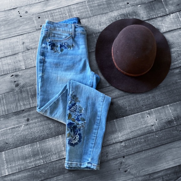 Nine West Gramercy Skinny Jeans Embroidered Bohemian Size 4 - Picture 3 of 15